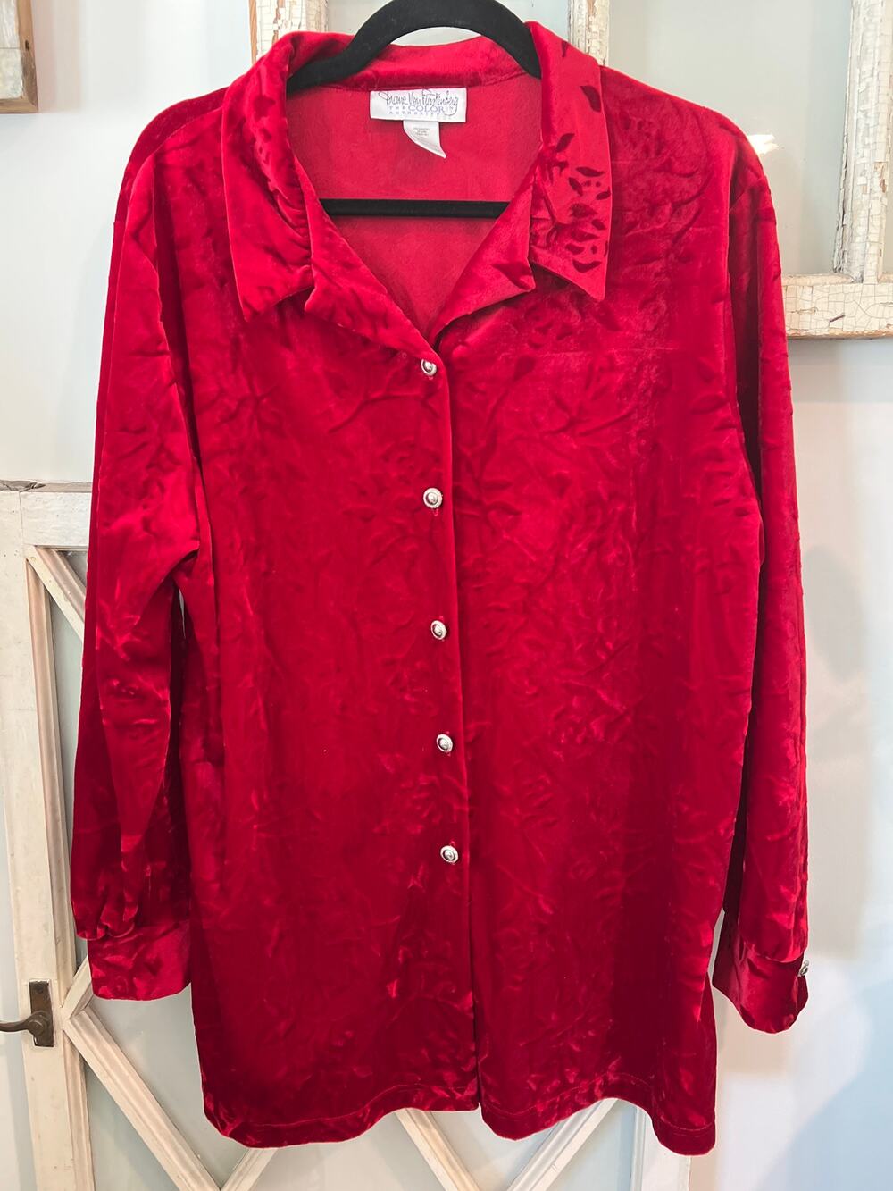Diane Von Furstenberg size large red velvet blouse button down shirt
